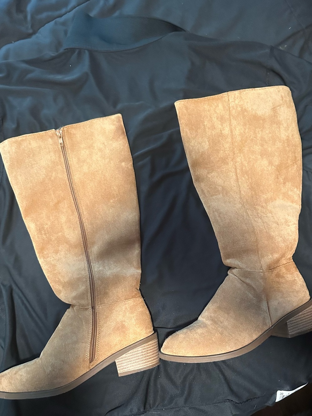 Source Unknown Tan Suede Knee-High Boots with Side Zip